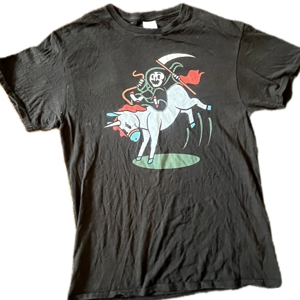 163-Medium Delta Pro Weight black t-shirt with graphics on front #unicorn